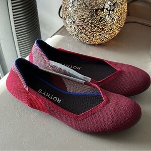 Like new-Rothy's Women's Rounded Toe Flats Sz 7 with liners